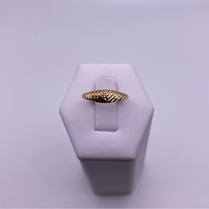 10k yellow gold Diamond ring
